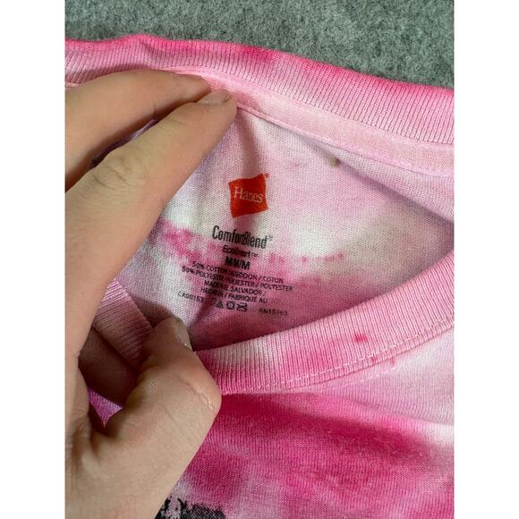 tie-dye design with a graphic from Justin Bieber's 2012-2013 Believe Tour. - Picture 6 of 8